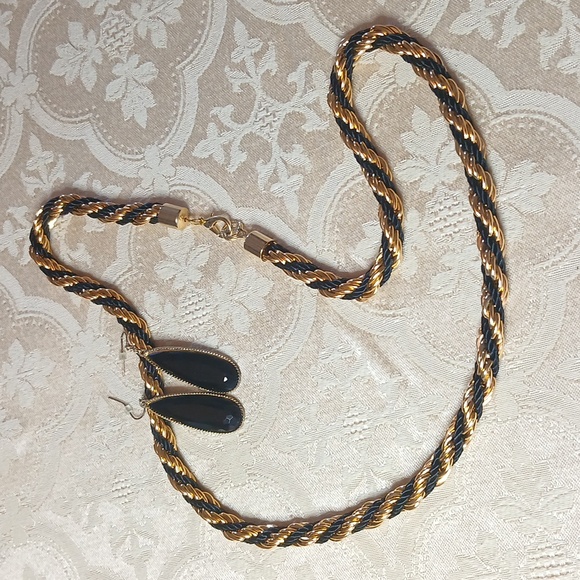 Jewelry Lot Wearable Pieces - Picture 8 of 16